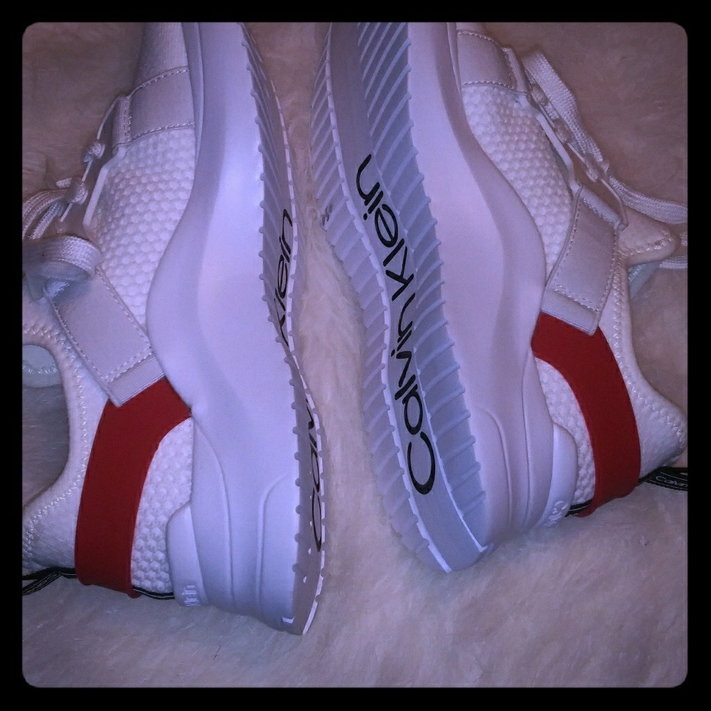 Calvin Klein womans sneakers sz 6